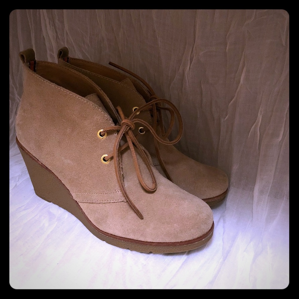 Sperry booties